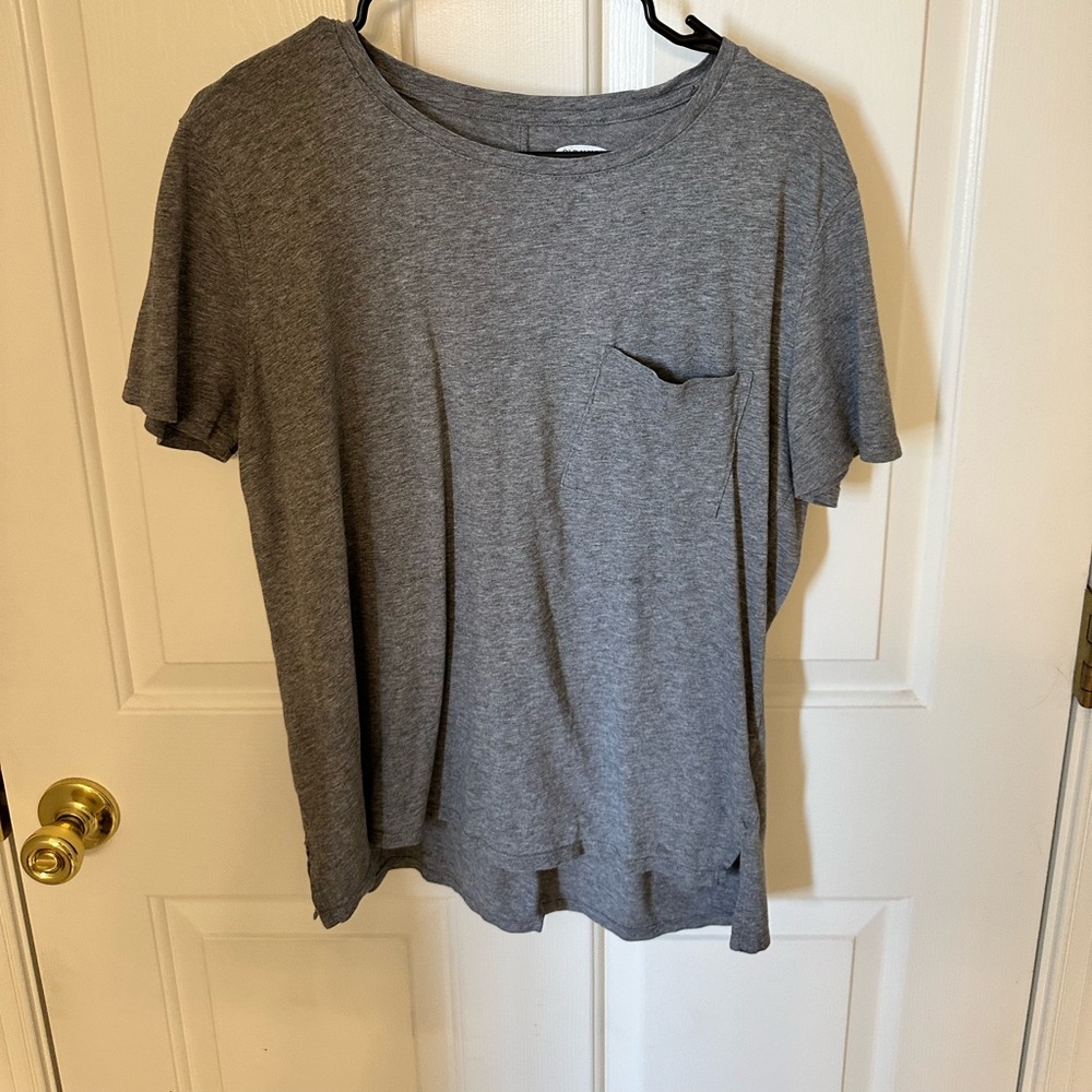 Old navy T-shirt